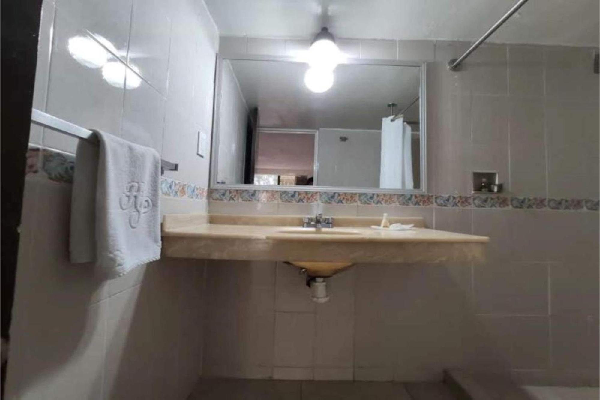 Collection O Hotel Del Portal, פואבלה מראה חיצוני תמונה
