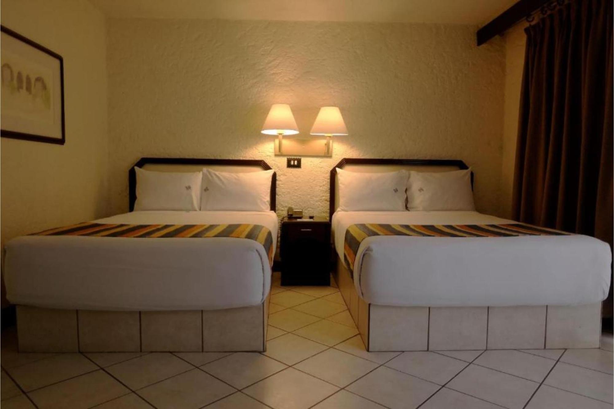 Collection O Hotel Del Portal, פואבלה מראה חיצוני תמונה