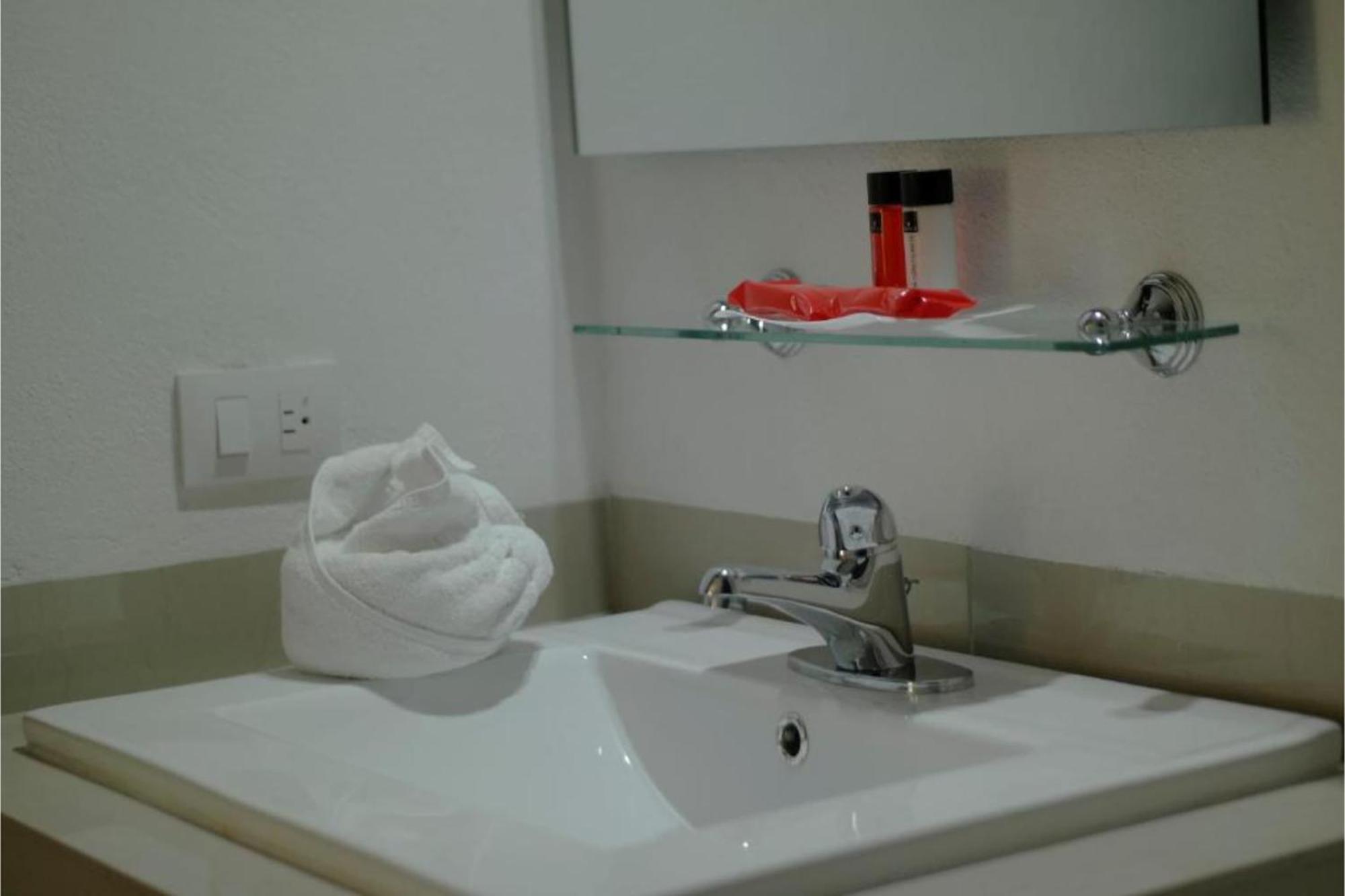 Collection O Hotel Del Portal, פואבלה מראה חיצוני תמונה