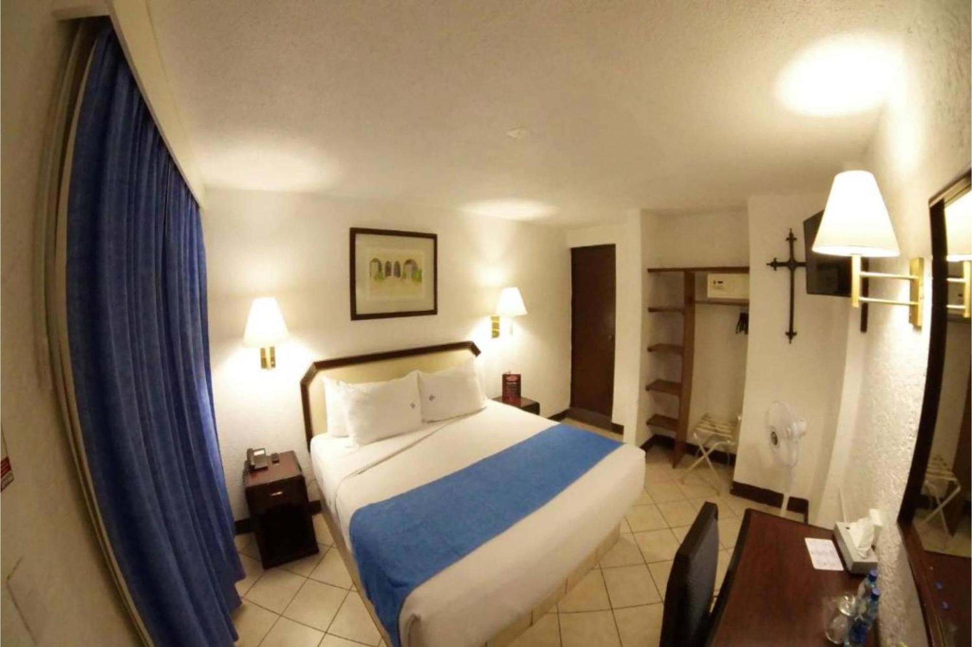 Collection O Hotel Del Portal, פואבלה מראה חיצוני תמונה